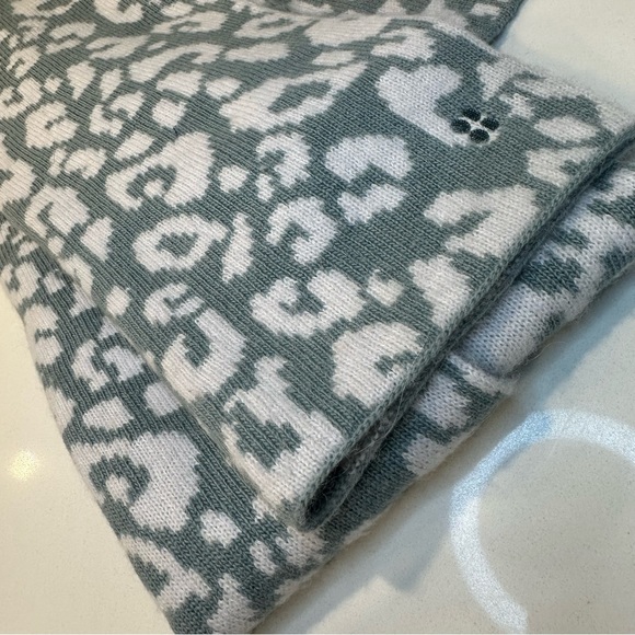 NWT Sweaty Betty Scarf and hat set - Picture 4 of 5
